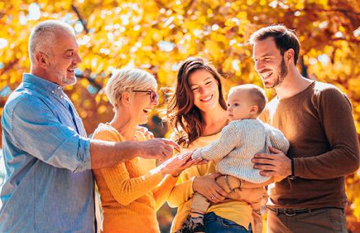 familia disfrutando en el parque