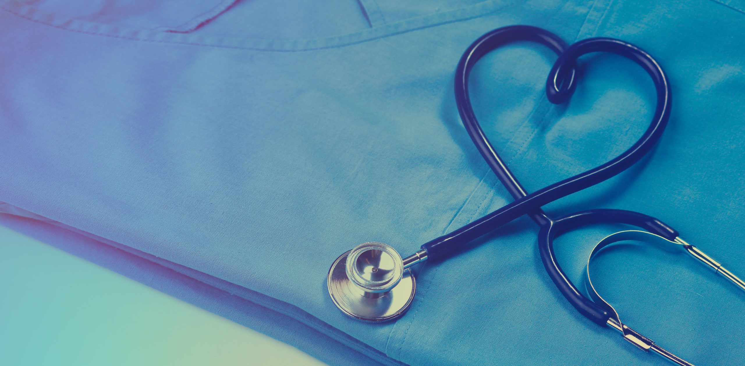Asociación de Aseguradores de Chile beneficiará a trabajadores de la salud con Seguro de Vida gratuito